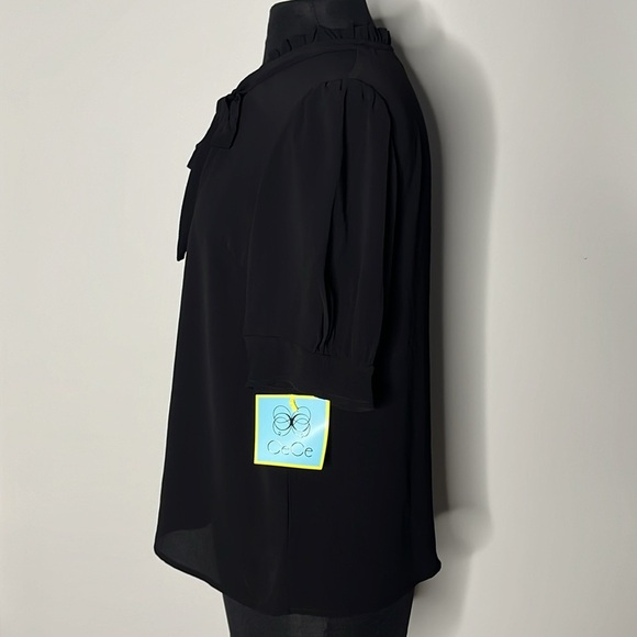 CeCe Women's Black Short Sleeve Ruffled V-Neck Tie Blouse Size M. ((B5)) - Picture 2 of 5